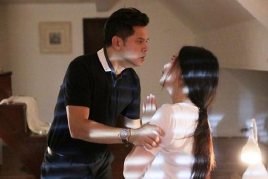 Về nhà thấy mẹ than chưa được ăn cơm, tôi xông vào cãi nhau với vợ, nào ngờ em chỉ vào bồn rửa bát rồi ngúng nguẩy bỏ đi