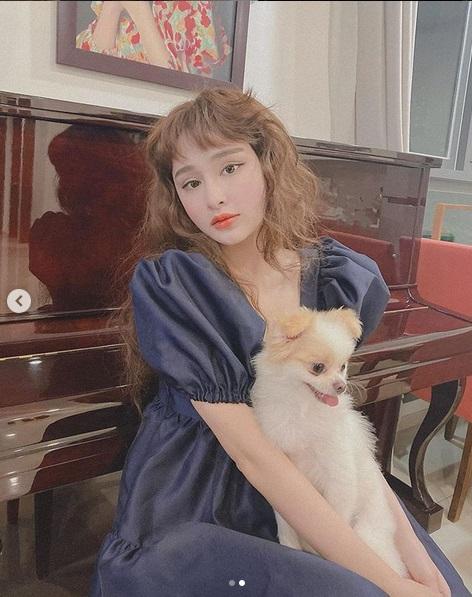 Chán tóc ngắn Mỹ Linh, Hiền Hồ bất ngờ để tóc xoăn xù xinh như búp bê-3