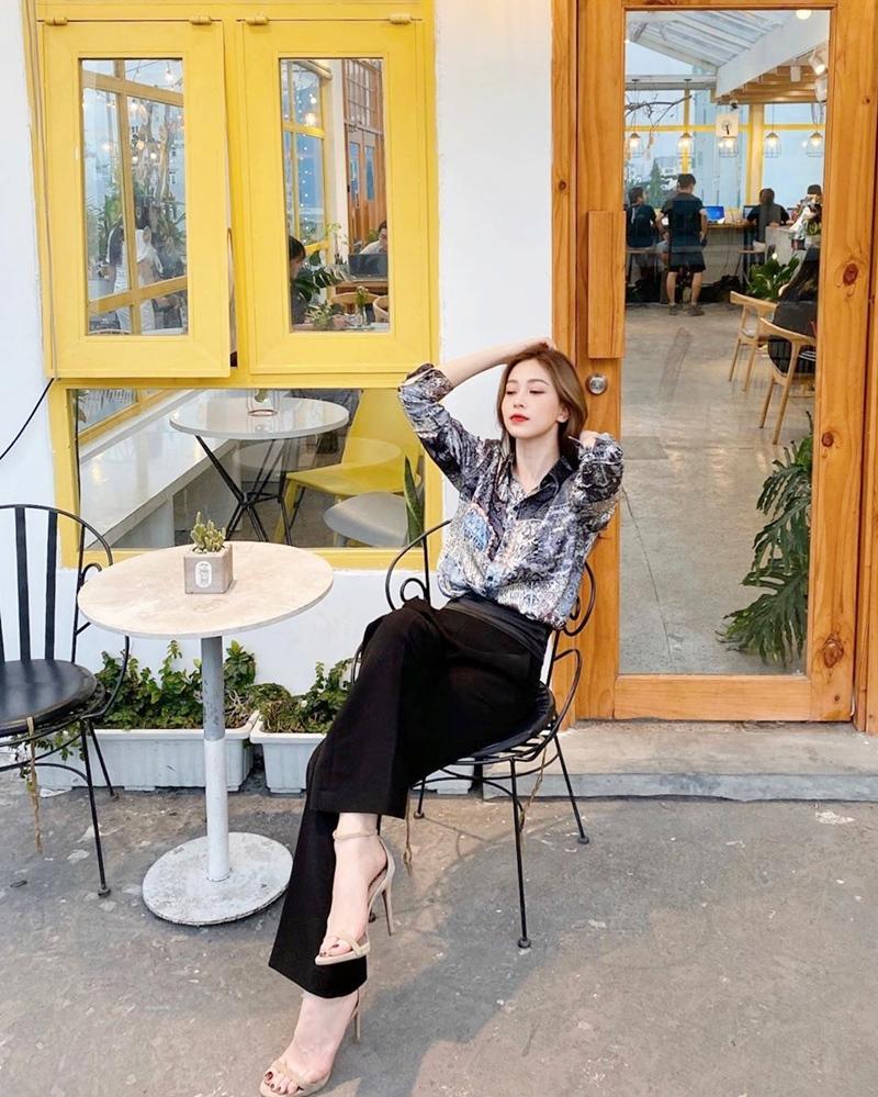 Ngọc Trinh hack tuổi với đồ ngủ nhi đồng - Tú Anh hóa quạ đen xuống phố-7