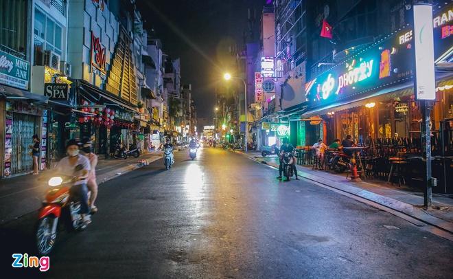 Vì sao quán bar ở TP.HCM chưa được mở cửa trở lại?-1