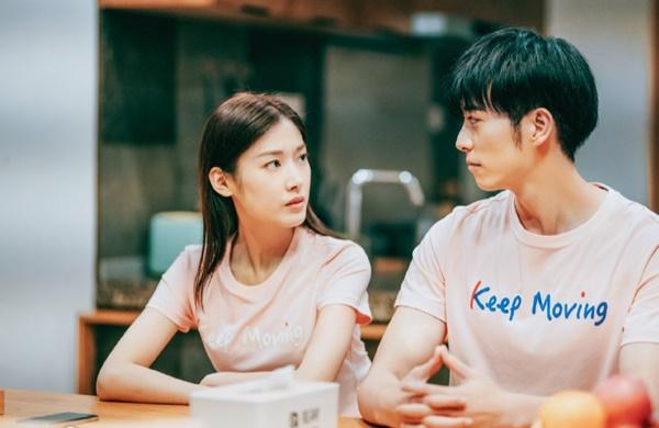 Dọn dẹp lại đồ đạc trước ngày ra tòa ly hôn, mẩu giấy có nội dung gọi cho anh nhé khiến chồng ngây người sau đó rút đơn về-1