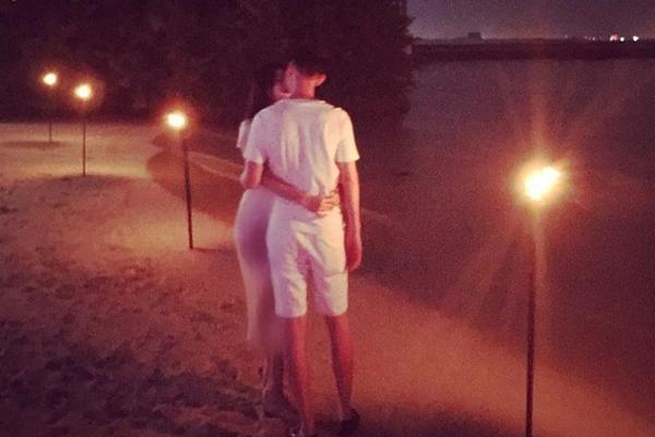 MC kỳ cựu VTV gây hoang mang với đôi chân tím ngắt khi đang dẫn bản tin thời tiết-6