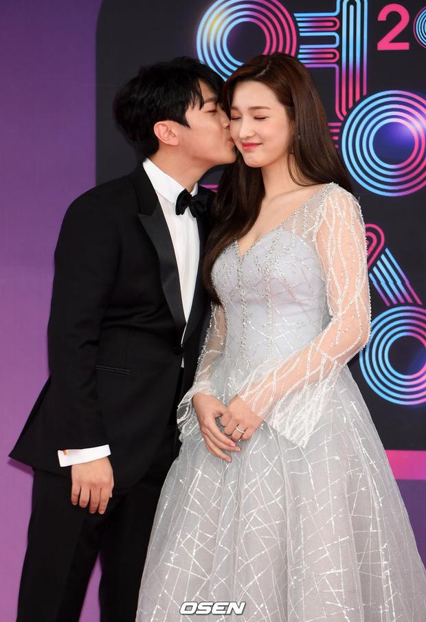 Chuyện nữ idol kết hôn sớm, sinh con ở tuổi 21: Bỏ cả sự nghiệp, mặc kệ mác cưới chạy bầu vì gia đình và happy ending-6