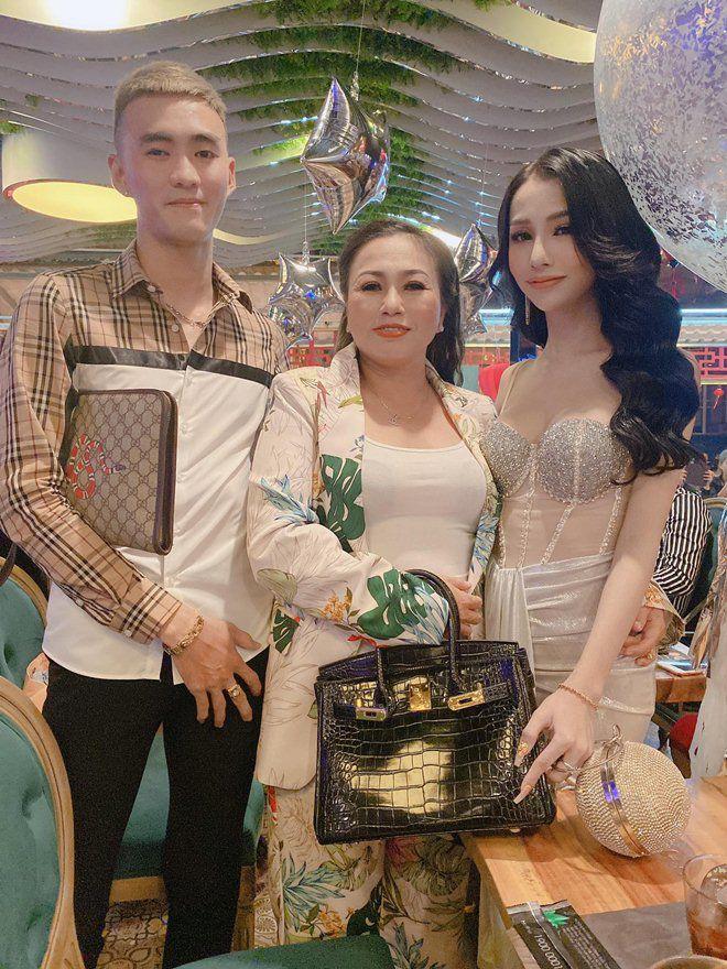 9X Sài Gòn bẻ bạn trai thẳng thành cong, gom tiền đi chuyển giới về xinh như hoa hậu-6