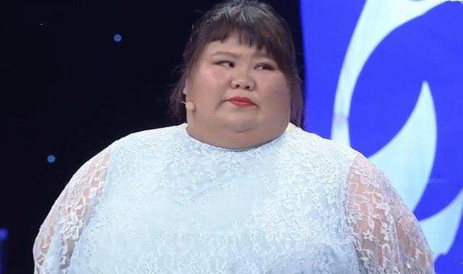 Sợ bị đập chậu cướp hoa, chồng vỗ béo vợ hoa khôi tăng lên 165kg-4