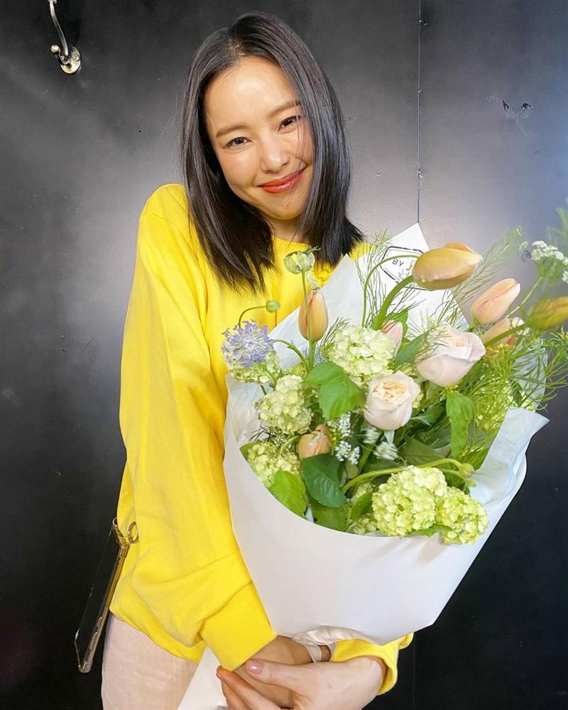 Bản tin Hoa hậu Hoàn vũ 9/5: HHen Niê lại bị so sánh với Kaci Fennell, nhưng tình thế đã lật ngược rồi!-5