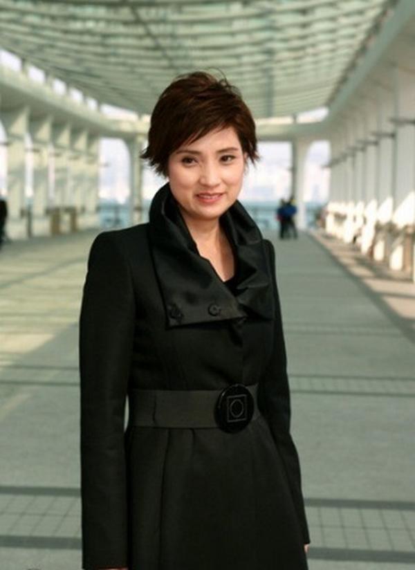 Năm 1990, Thích Mỹ Trân tổ chức đám cưới với Miêu Kiều Vỹ. Sau khi kết hôn, nữ diễn viên tham gia thêm vào bộ phim nữa, rồi rút khỏi showbiz để chăm lo cho gia đình và công việc kinh doanh. Hiện tại ở tuổi 58, gương mặt của Thích Mỹ Trân đã in hằn dấu vết thời gian nhưng điều đó không thể che đi nụ cười hạnh phúc, viên mãn của mỹ nhân TVB một thời.