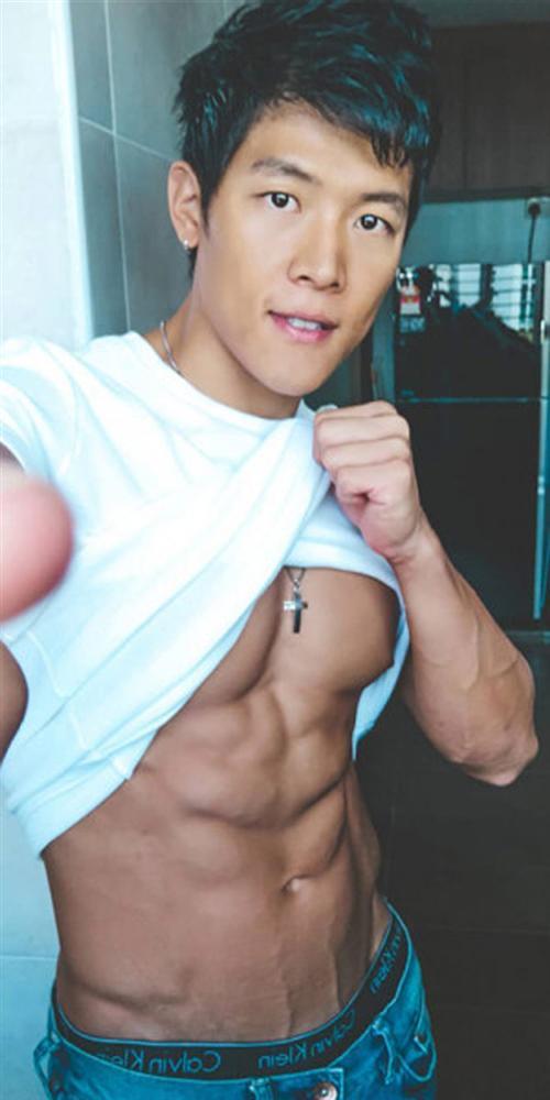 Chỉ vì ông chủ quá đẹp trai, cô gái bị bạn trai cấm mua hàng tại đây-3