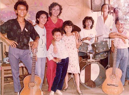 Gia tài loạt hits đình đám của nữ ca sĩ vừa bị bỏng nặng Hồng Ngọc-3