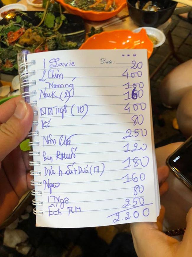 Thanh niên tố quán ăn Tạ Hiện chặt chém: Đĩa ngao vừa bé vừa ươn 160k, 3 con chim size tiểu học 200k, tổng thiệt hại hơn 2 triệu mà chẳng đâu vào đâu-2