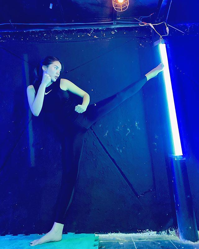 Đến vết bầm tím cũng có đôi, chân dài nõn nà của Kỳ Duyên - Minh Triệu nay còn đâu?-5