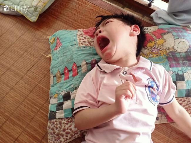Lời phân trần đẫm nước mắt của người mẹ hàng ngày ép con gái 5 tuổi uống thuốc ngủ: Có ngủ đi con mới được bình yên, không còn phải chịu đau đớn hành hạ-1