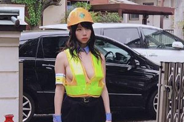 Vẻ đẹp nóng bỏng của nữ tiếp viên hàng không vừa được hot boy bóng rổ cầu hôn-12