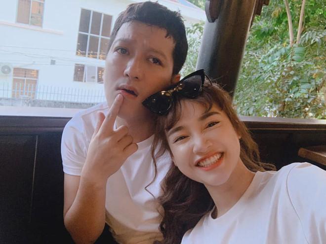 Nhã Phương lộ hình thể khẳng khiu thiếu sức sống trong loạt ảnh bị chụp lén-3