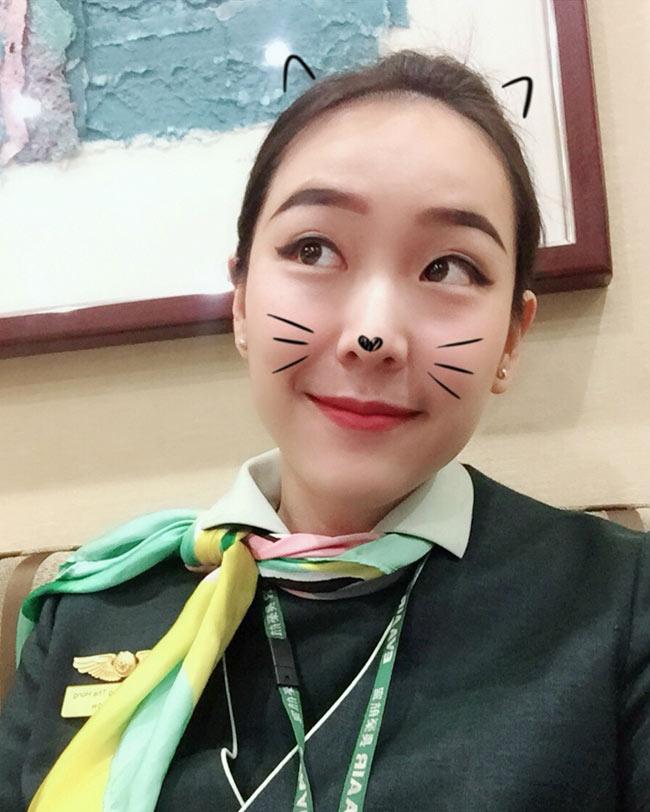 Vẻ đẹp nóng bỏng của nữ tiếp viên hàng không vừa được hot boy bóng rổ cầu hôn-5