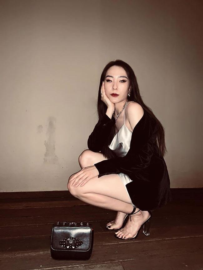 Vẻ đẹp nóng bỏng của nữ tiếp viên hàng không vừa được hot boy bóng rổ cầu hôn-9