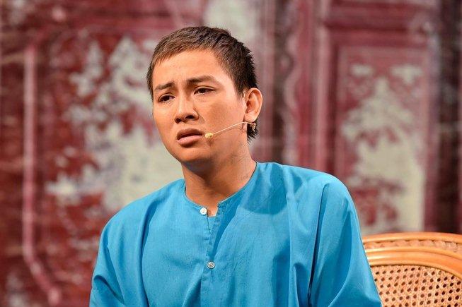 Hoài Lâm lộ vẻ nhợt nhạt, râu tóc xuề xòa khi dưỡng bệnh ở quê-4