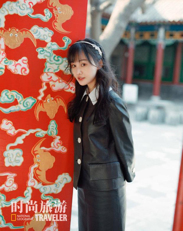 Bộ cánh tai tiếng bị chê nhiều hơn khen ngờ đâu lại giúp Lisa thắng thế trước Trịnh Sảng khi đụng hàng-5