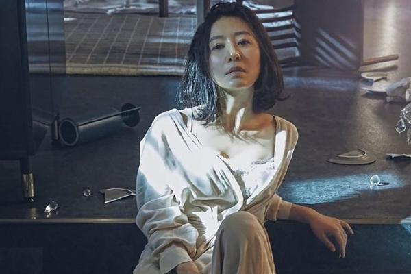 Bạn đã biết hết về nữ minh tinh Thế giới hôn nhân Kim Hee Ae?-6