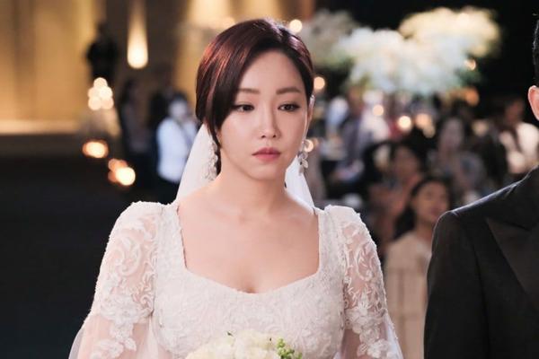 Mẹ chồng bỗng dẫn em dâu tới ở nhờ, tôi không thích nên toàn gây khó dễ, cuối cùng bật khóc thấy phong thư em để lại-2