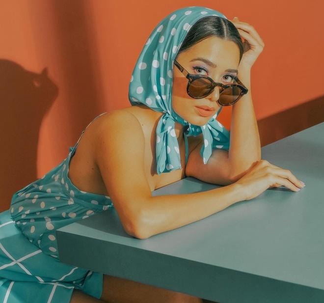 Giống như nhiều fashionista khác, Nicole Andersson (sinh năm 1989) cũng xây dựng vị trí vững chắc cho mình qua các hoạt động sôi nổi trong lĩnh vực thời trang. Cô trở thành hình mẫu cho nhiều cô gái trẻ với phong cách nữ tính, thanh lịch.