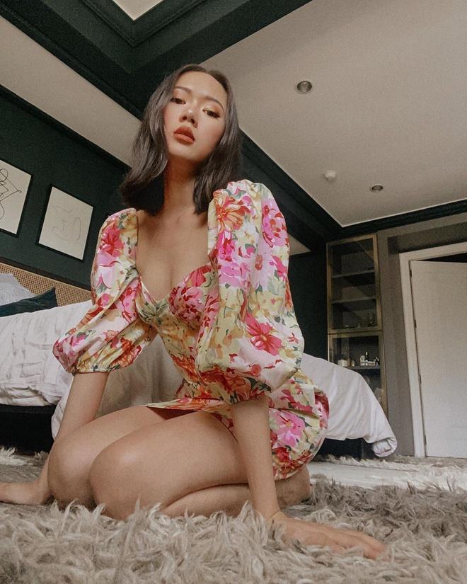 Cô thường diện phong cách đường phố khi tham dự các tuần lễ thời trang ở Seoul, Singapore và New York.