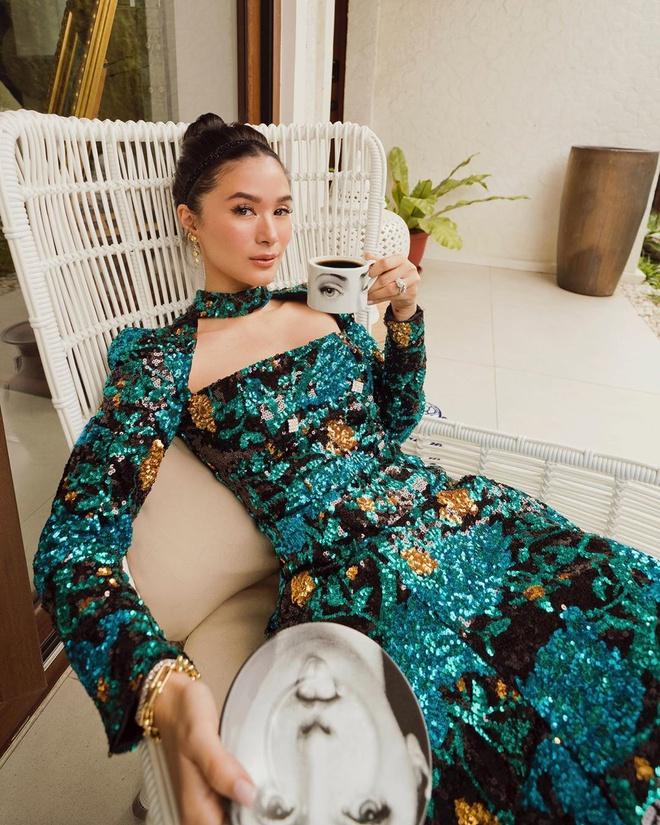 Là một người đam mê thời trang, Evangelista sở hữu nhiều bộ sưu tập hàng hiệu với giá “khủng” như Hermes, Gucci, Chanel, Elie Saab…