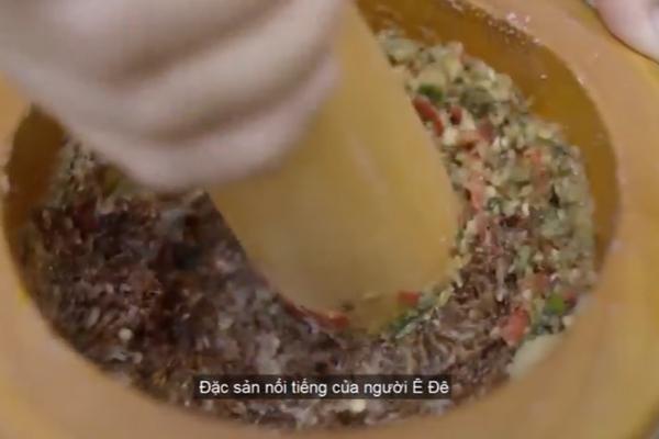 Loại rau thối um nhưng là đặc sản Tây Bắc và dễ gây nghiện, ở Hà Nội bán 90.000đ/mớ-4