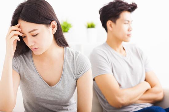 Bắt gặp vợ lén đi phá thai, chồng rụng rời khi vợ tiết lộ bí mật đau lòng