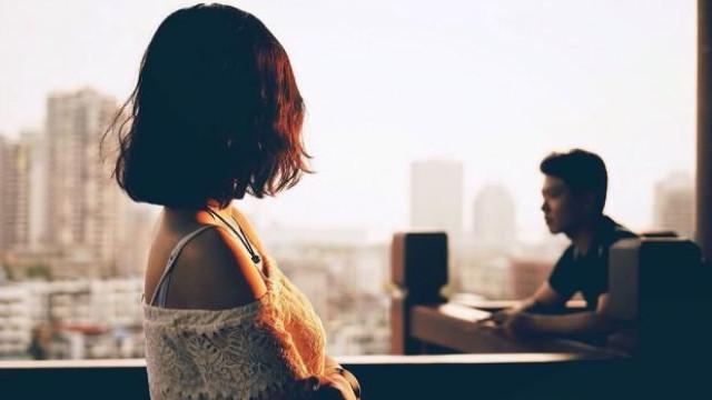 Bắt gặp vợ lén đi phá thai, chồng rụng rời khi vợ tiết lộ bí mật đau lòng-1