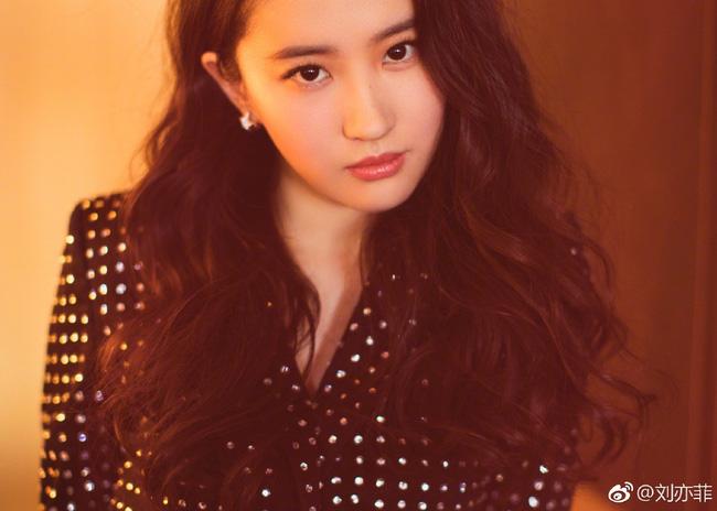 3 cung Hoàng đạo nữ yêu thương và nuôi dạy con theo cách hổ báo nhất-1