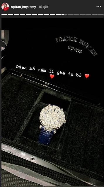 Huyền My đăng ảnh dìm hàng bố nhân dịp sinh nhật nhưng fan lại trầm trồ về phong cách tài tử Hong Kong chất lừ-8