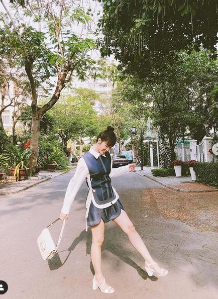 Đụng hàng cả dàn mỹ nhân mà chỉ riêng Lâm Vỹ Dạ thua cuộc vì kiểu tóc nơ cưa sừng làm nghé-6