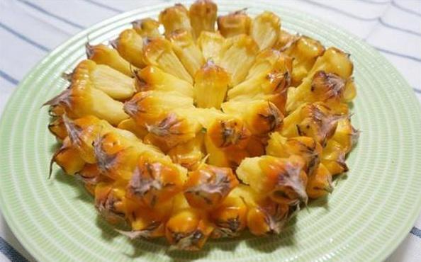 Cô gái gọt dứa lười không gọt vỏ, tưởng sai ai ngờ lại được dân mạng tấm tắc khen hay-6