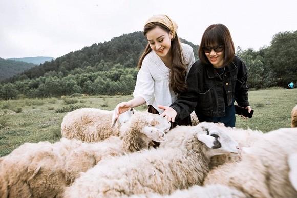 Lần hiếm hoi bà Tưng khoe mẹ ruột, người từng khẳng định: Tôi tự hào về con gái khi cô nổi lên nhờ tai tiếng-1