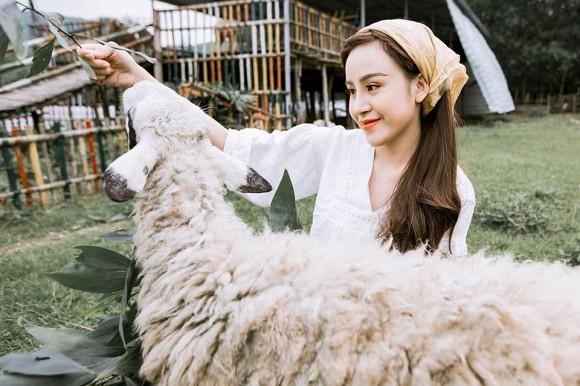 Lần hiếm hoi bà Tưng khoe mẹ ruột, người từng khẳng định: Tôi tự hào về con gái khi cô nổi lên nhờ tai tiếng-3