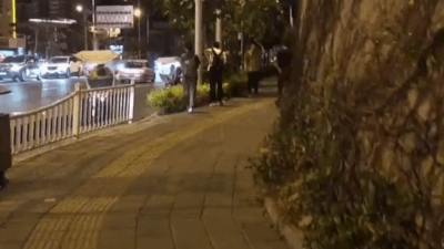 Cái nắm tay quý như vàng của Phùng Thiệu Phong - Triệu Lệ Dĩnh bác tin đồn ly hôn-2