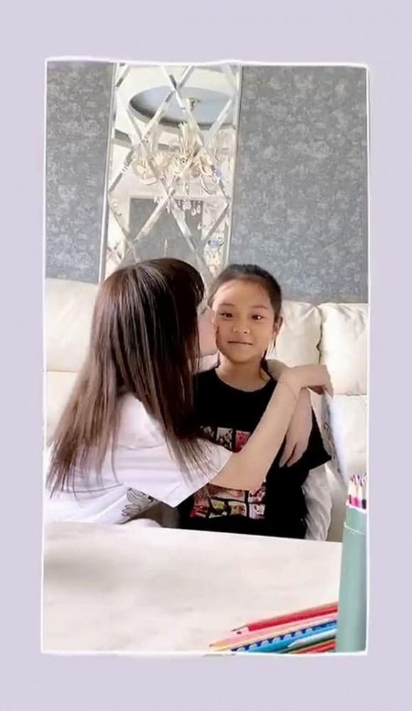 Giả Nãi Lượng và Lý Tiểu Lộ mâu thuẫn lớn, nam diễn viên không chịu gửi tiền chu cấp cho con?-3