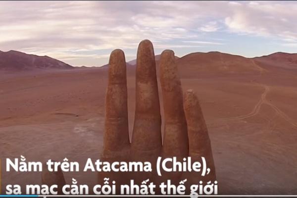 Khám phá bể lặn trong nhà lớn nhất châu Âu-1