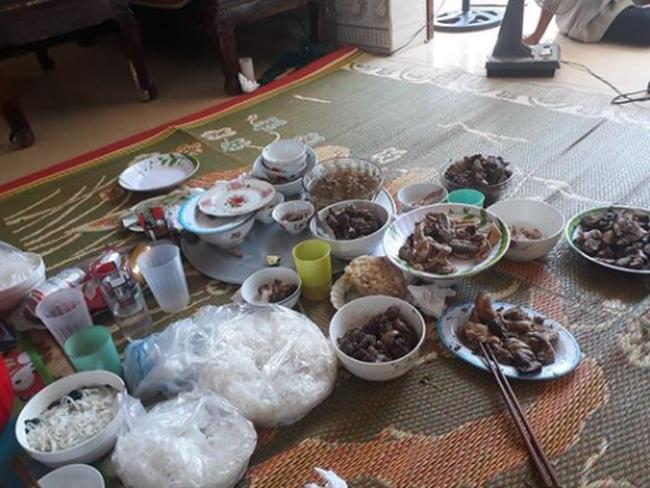 Nhà có giỗ, dâu trưởng về muộn liền bị mẹ chồng mắng giữa bao người, song chỉ một câu đáp nhẹ nhàng lại khiến cả nhà tấm tắc-1