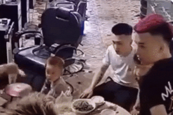 Thi thể người đàn ông trên nóc ô tô: Phát hiện lá thư tuyệt mệnh gửi lại cho người thân-2