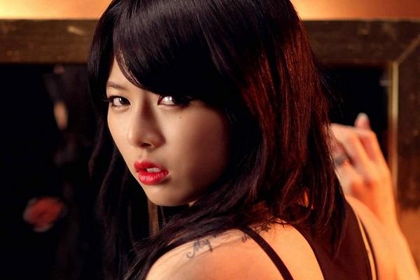 Chị giúp việc mà tôi cho là hiền lành thật thà bỗng bị hàng xóm bắt quả tang gây tội tày đình-1