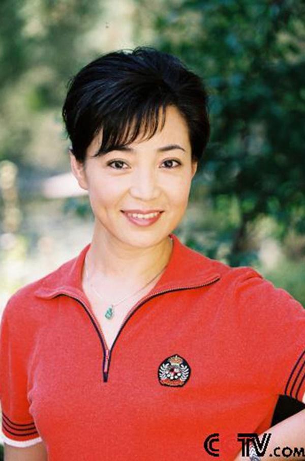 Kế Hoàng hậu Đới Xuân Vinh bị con gái xa lánh, chịu tiếng ác 20 năm-3