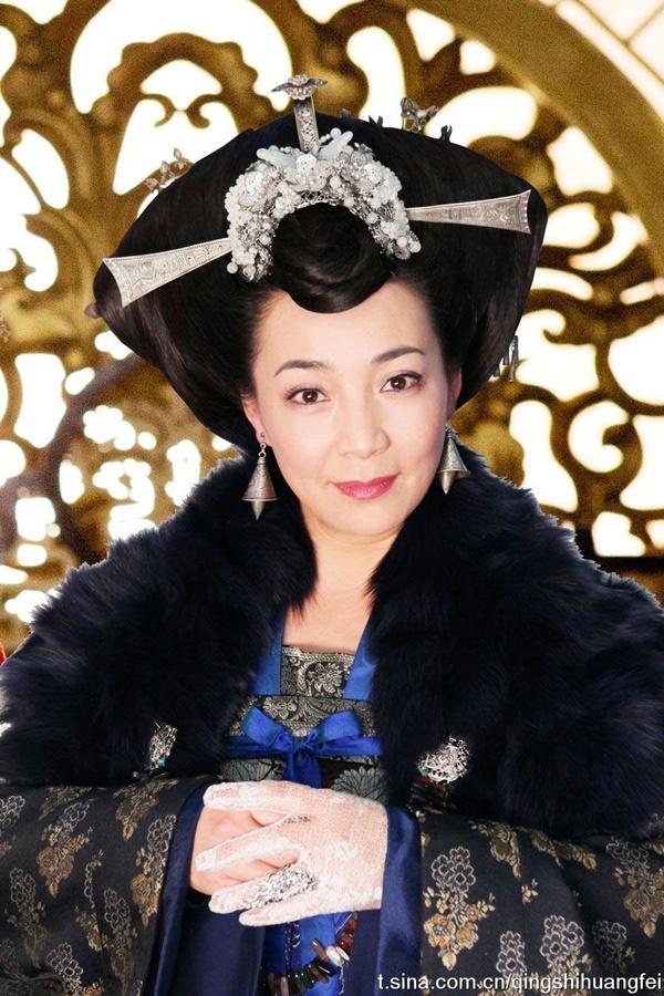 Kế Hoàng hậu Đới Xuân Vinh bị con gái xa lánh, chịu tiếng ác 20 năm-4