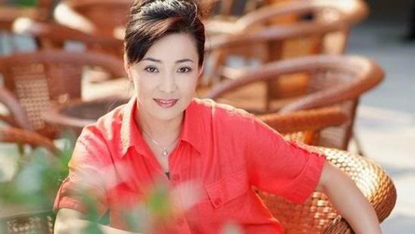 Kế Hoàng hậu Đới Xuân Vinh bị con gái xa lánh, chịu tiếng ác 20 năm-12