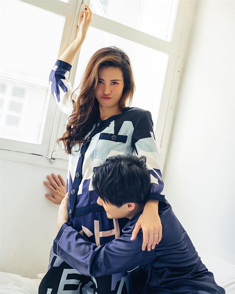 Đông Nhi bầu 3 tháng mà Ông Cao Thắng bụng lùm lùm không hề kém cạnh-8