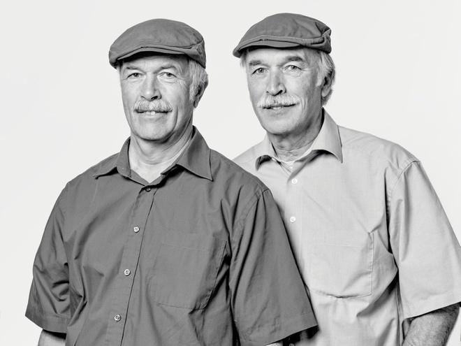 Bộ ảnh chứng minh song trùng, những người xa lạ trông như sinh đôi-3