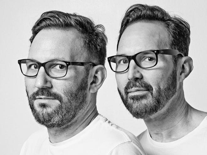 Bộ ảnh chứng minh song trùng, những người xa lạ trông như sinh đôi-8