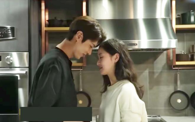Hậu trường hài hước đằng sau nụ hôn của Lee Min Ho-1