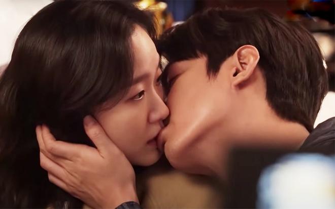 Hậu trường hài hước đằng sau nụ hôn của Lee Min Ho-2